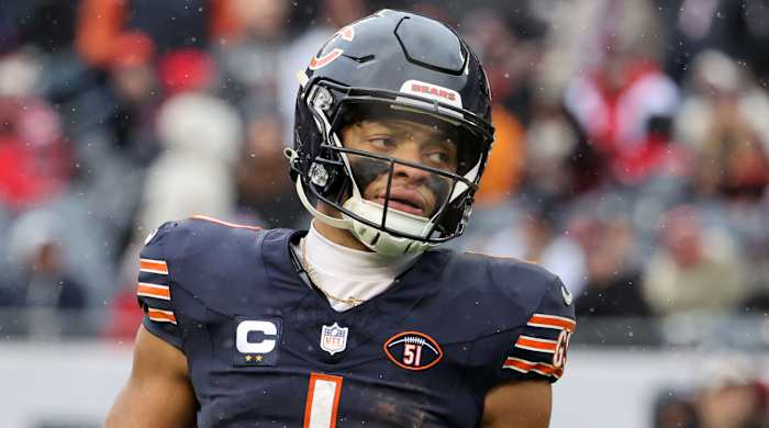 Bears quarterback Justin Fields